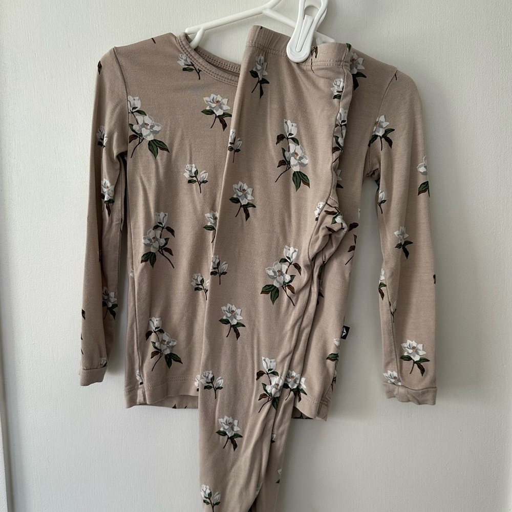 Kyte Khaki Magnolia Long Sleeve Pajamas